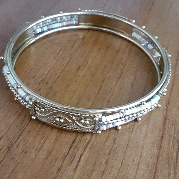 Multicolor beaded bracelet - Picture 2 of 3